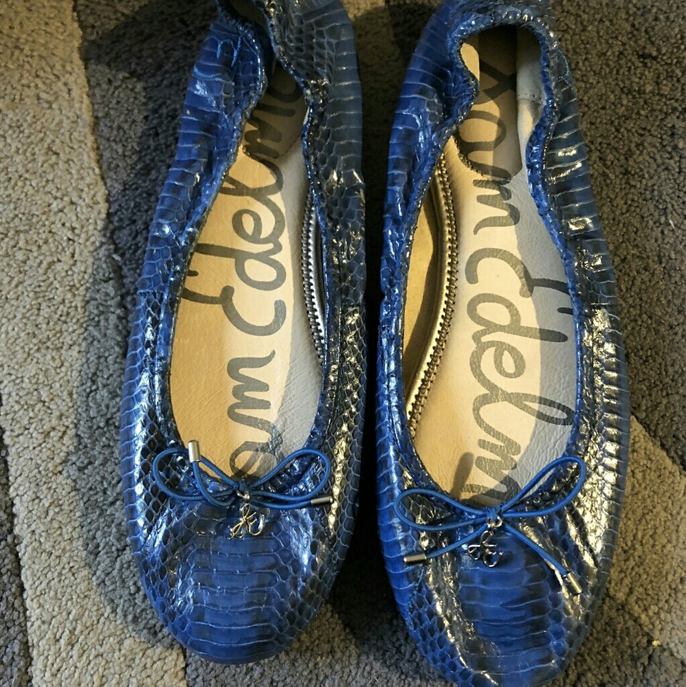 Sam Edelman Feliciano blue snake print flats